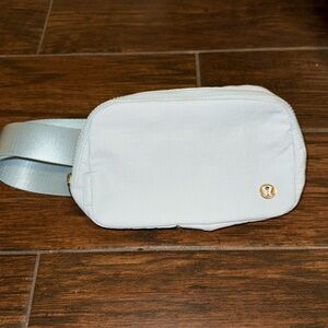 Lululemon belt bag powder blue 1L.